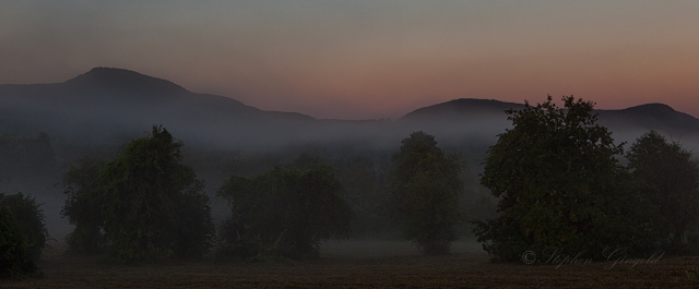 Holyoke-Range-at-dawn-from-Mount-Pollux-073115-700Web